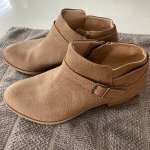 LifeStride ankle booties